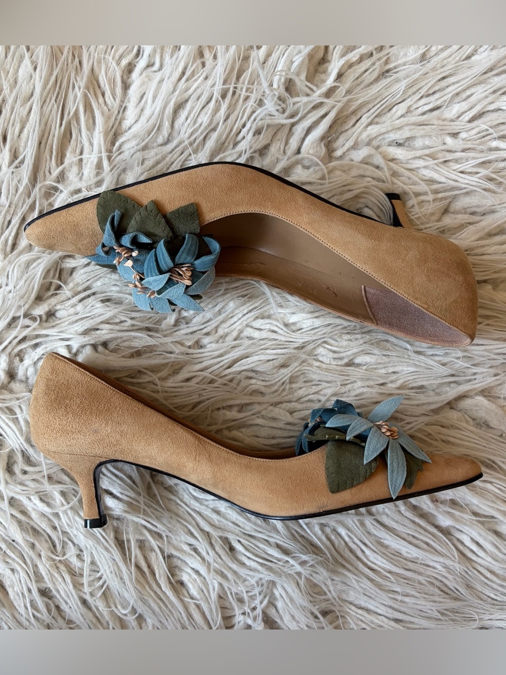 Zalo Suede Pointed Toe Floral Accents Tan Brown Pump High Heels Shoes Size 8.5M